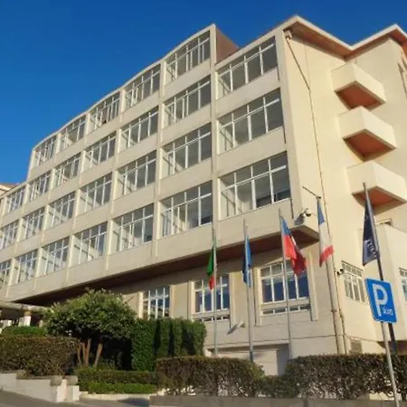 Golden Tulip Porto Gaia 4* Vila Nova de Gaia