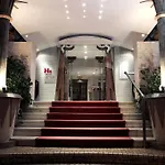 Golden Tulip Porto Gaia Отель Вила-Нова-ди-Гая