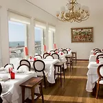 Golden Tulip Porto Gaia Отель Вила-Нова-ди-Гая